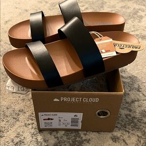 NWT! Cloud Foam Hilltop Slides! Size 8